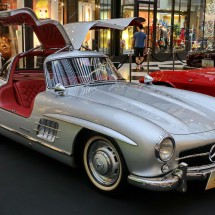 Mercedes Benz 300 SL from 1955 in the River City Shopping Complex